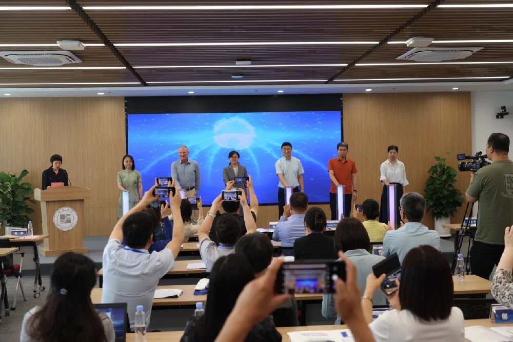 万天博瑞携手共筑中德教育新篇章  --中德合作办学产学研联盟成立大会暨中德产学研合作论坛